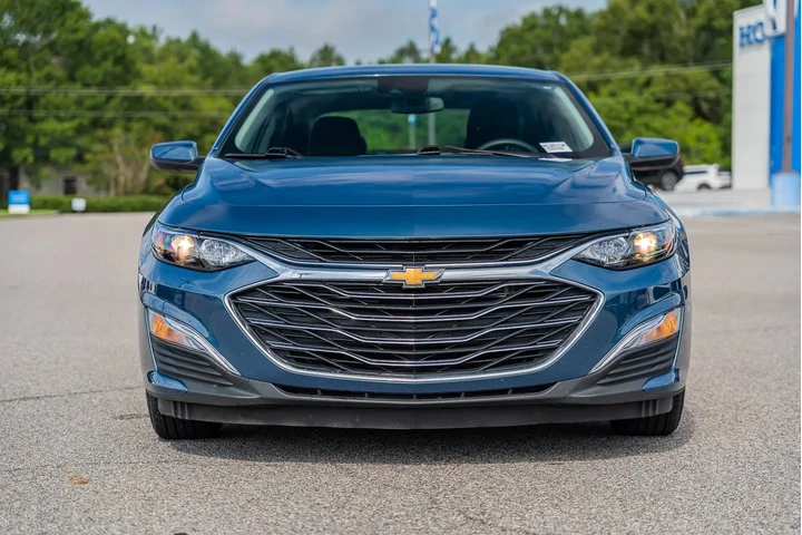 $24287 : Chevrolet Malibu 2025 LS 4dr image 2