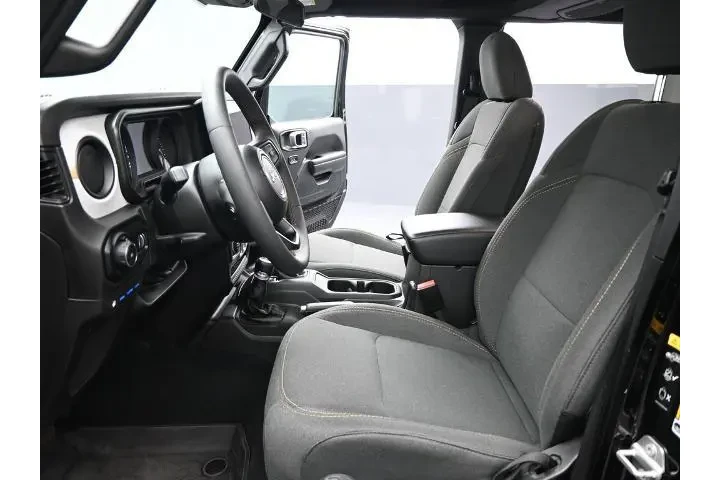 $25875 : Jeep Wrangler 2024 4x4 Willy image 10