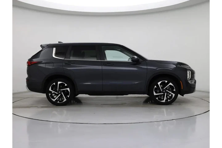 $24998 : Mitsubishi Outlander 2024 SE image 7