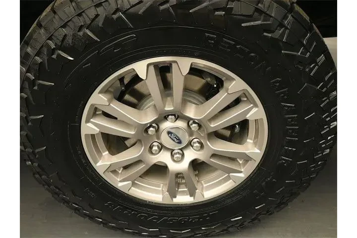 $37536 : Ford F-150 2019 4x4 Lariat 4 image 9