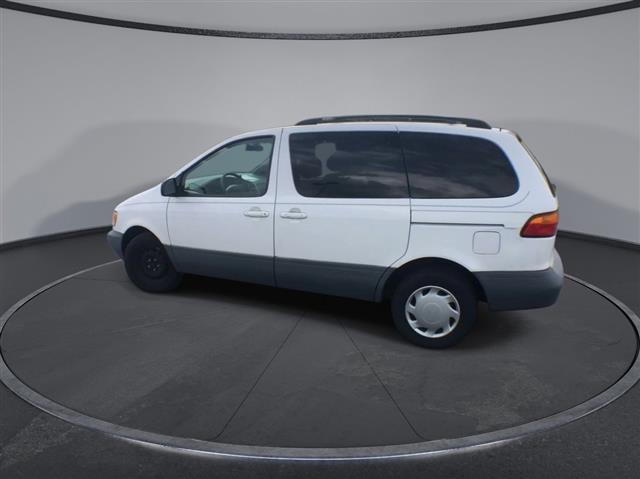 PRE-OWNED 1998 TOYOTA SIENNA image 6