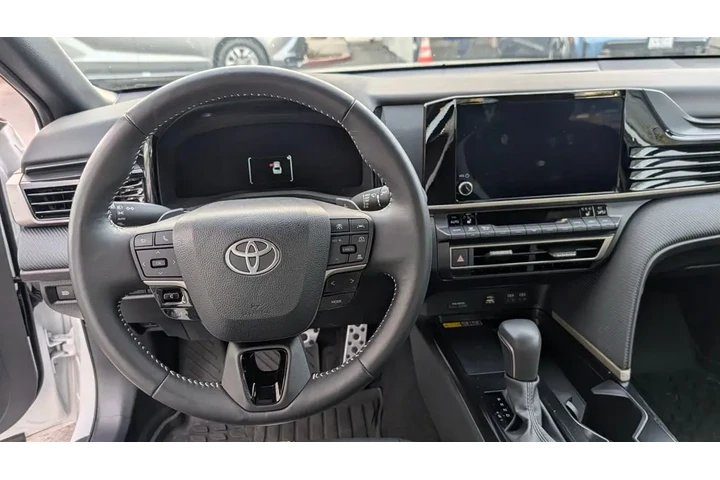 $30799 : Gold Certified2025 Camry SE image 4