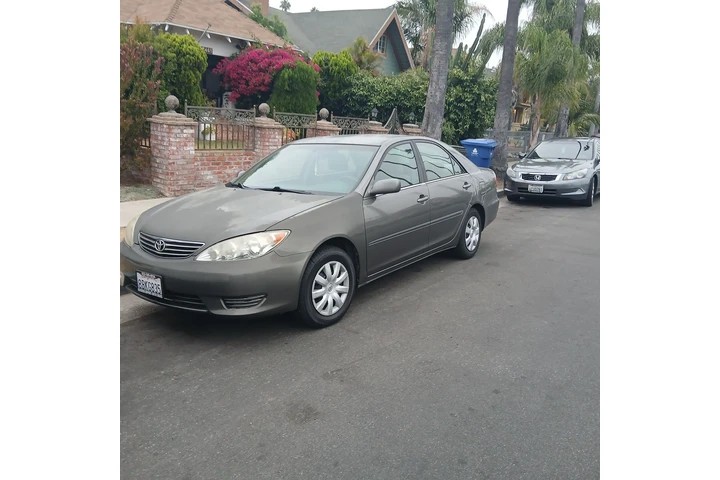 $4000 : Toyota camry le image 3