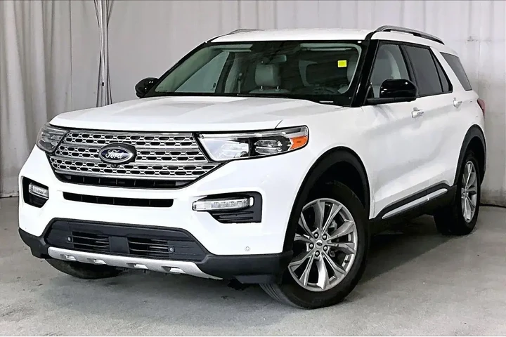 $29811 : Ford Explorer 2023 AWD Limit image 2