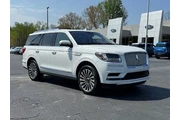 $34482 : Lincoln Navigator 2020 4x4 R thumbnail