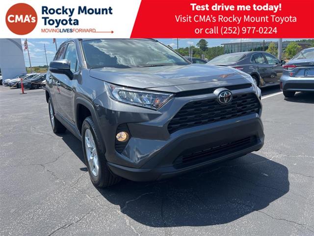 $28490 : PRE-OWNED 2021 TOYOTA RAV4 XLE image 1