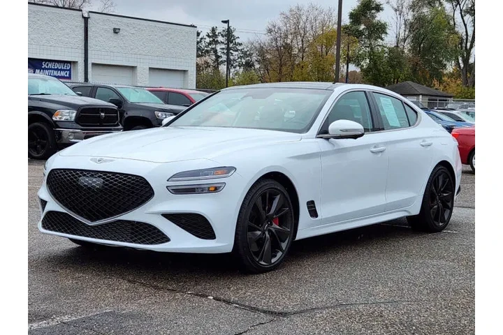 $28975 : 2023 Genesis G70 3.3T Standard image 8