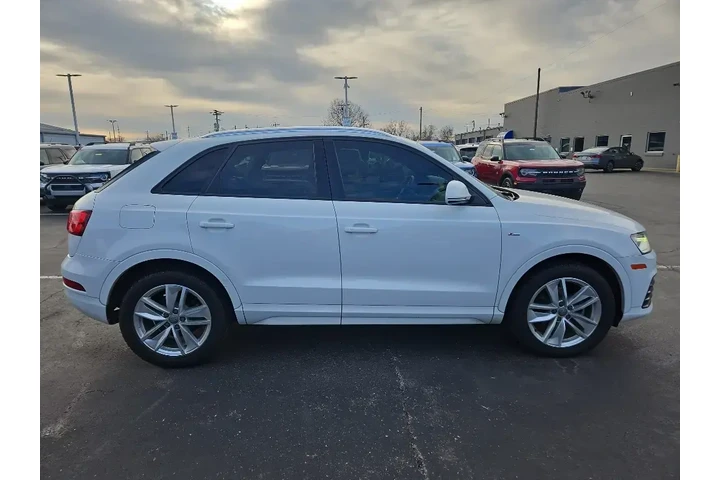 $13629 : Audi Q3 2018 2.0T Premium 4d image 9