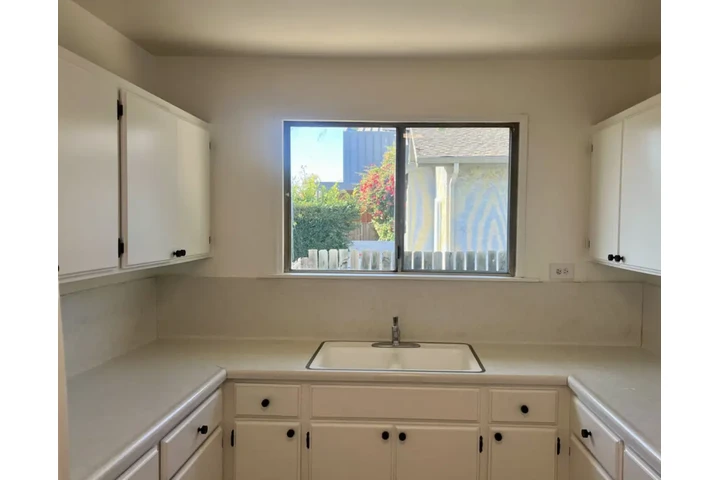 $1500 : AVAILABLE FOR RENT image 9
