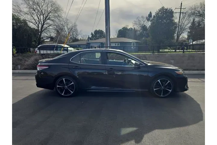 $17995 : Toyota Camry 2018 XSE 4dr Se image 3