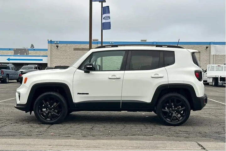 $22756 : Jeep Renegade 2023 4x4 Altit image 5
