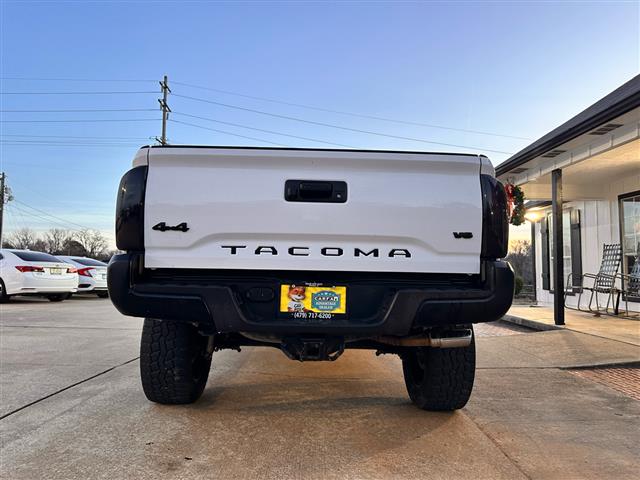 $28995 : 2017 Tacoma image 7