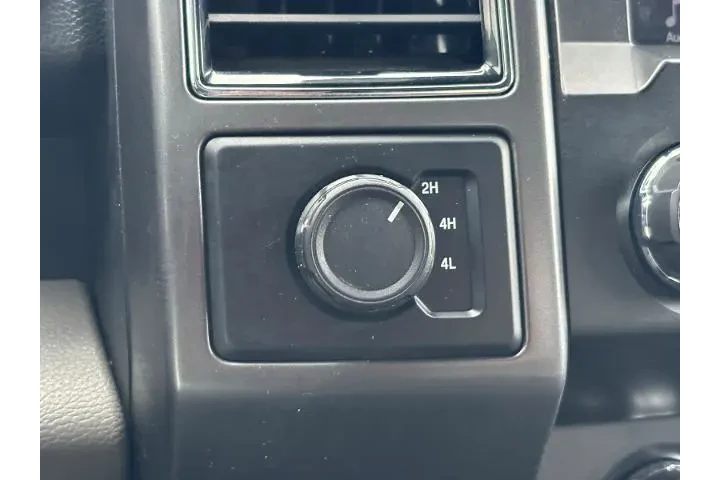 $25550 : Ford F-150 2019 4x4 XLT 4dr image 4