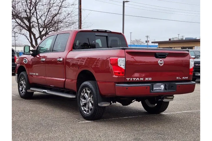 $25974 : 2018 Titan XD SL image 9