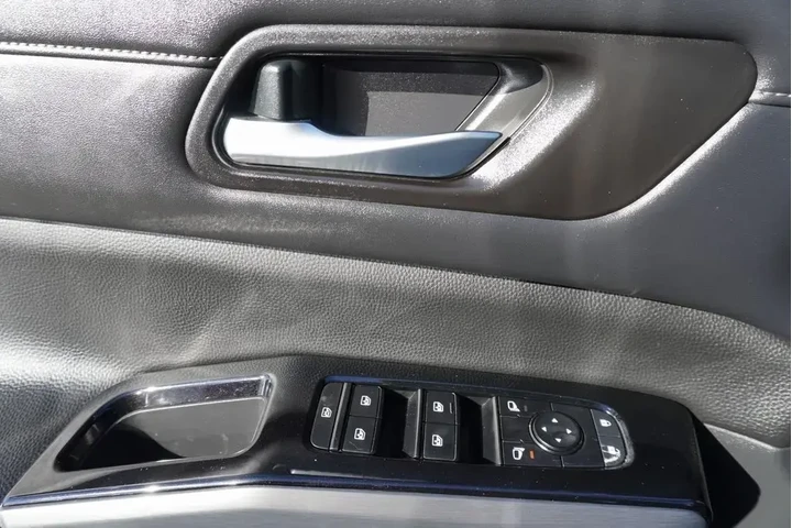 $27988 : Nissan Pathfinder 2023 SL 4d image 9