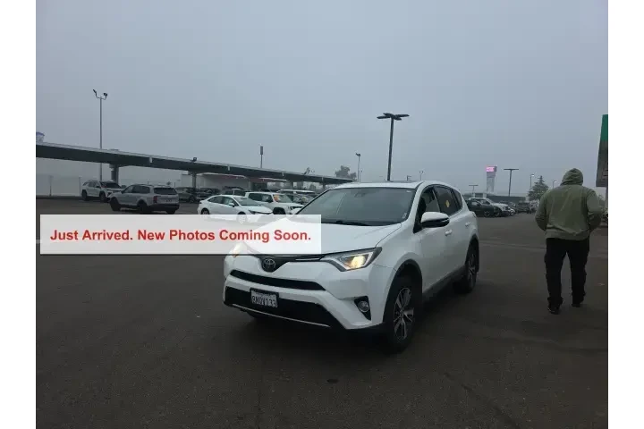 $17500 : Toyota RAV4 2018 XLE 4dr SUV image 3