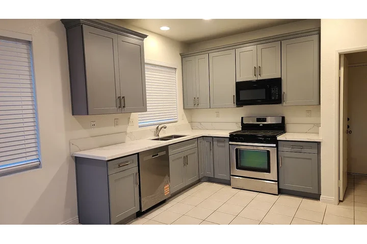 $1400 : Fontana - Renta Listo image 4