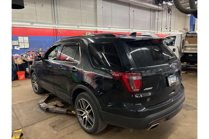 $17998 : Ford Explorer 2017 AWD Sport image 6