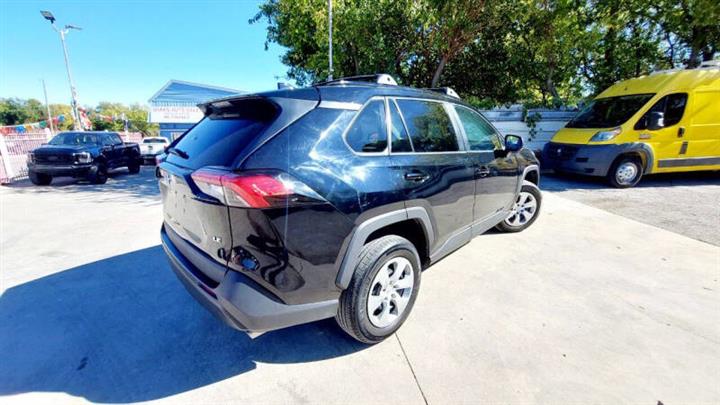 $20990 : 2021 RAV4 LE image 5