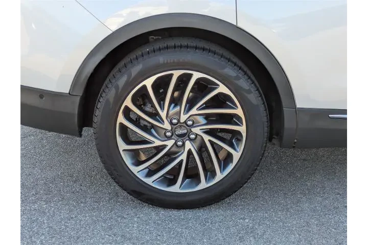 $19825 : Lincoln Nautilus 2019 Reserv image 9