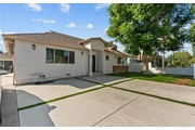 $2400 : 3 Bedroom House In South Gate thumbnail