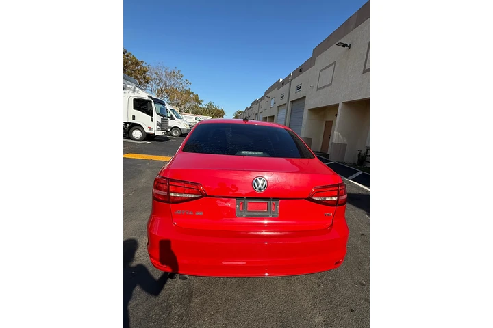 $4700 : VW Jetta " Cash " image 1