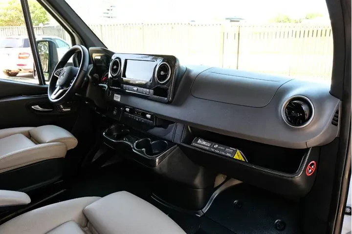 $139990 : 2022 XCC76 3500XD Standard Ro image 9