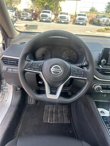 $21995 : PRE-OWNED 2022 NISSAN ALTIMA image 8