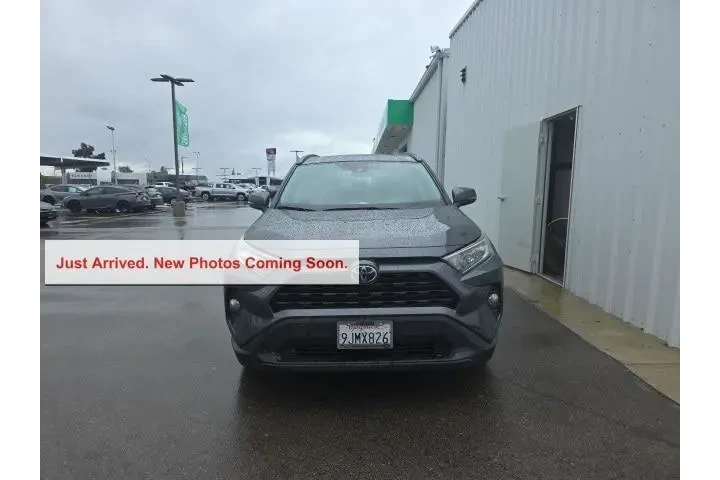 $27900 : Toyota RAV4 2020 AWD XLE 4dr image 2