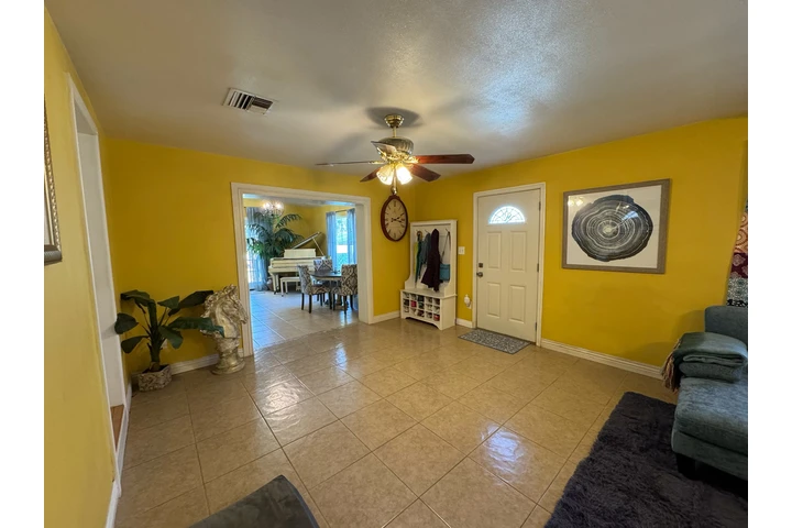 $749000 : Farm House on Horse Property image 4