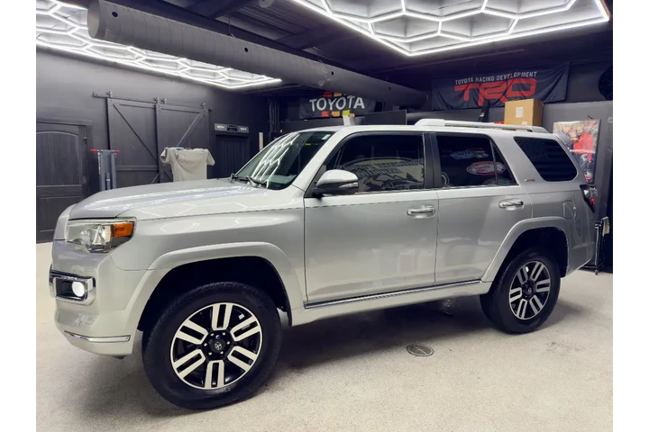 $25995 : 2016 4Runner image 6