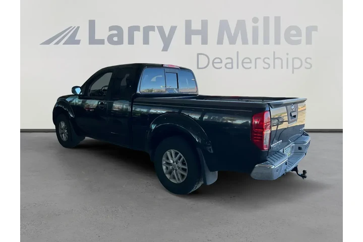 Nissan Frontier 2019 4x4 SV image 3