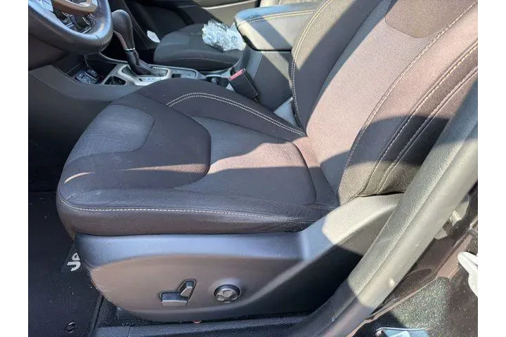 $13992 : Jeep Cherokee 2016 Latitude image 7