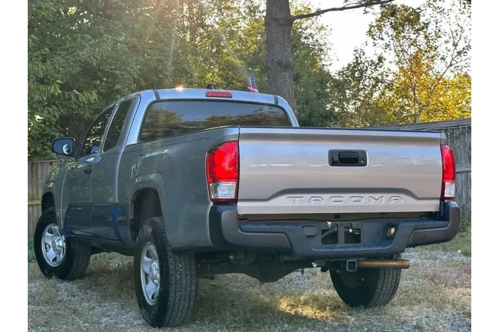 $17990 : 2017 Tacoma image 6