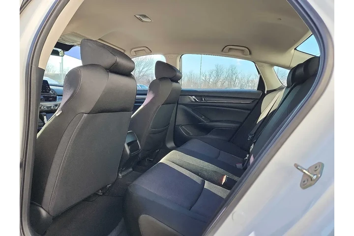 $15866 : Honda Accord 2019 LX 4dr Sed image 10