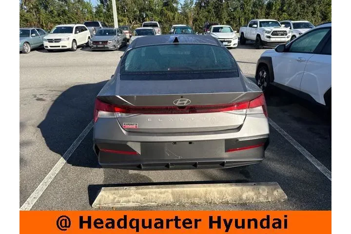 $19852 : Hyundai ELANTRA 2024 SEL 4dr image 5