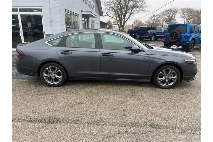 $25495 : Honda Accord 2023 EX 4dr Sed image 2