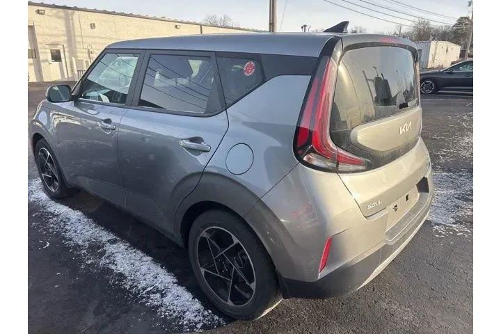 $21446 : Kia Soul 2023 EX 4dr Crossov image 6