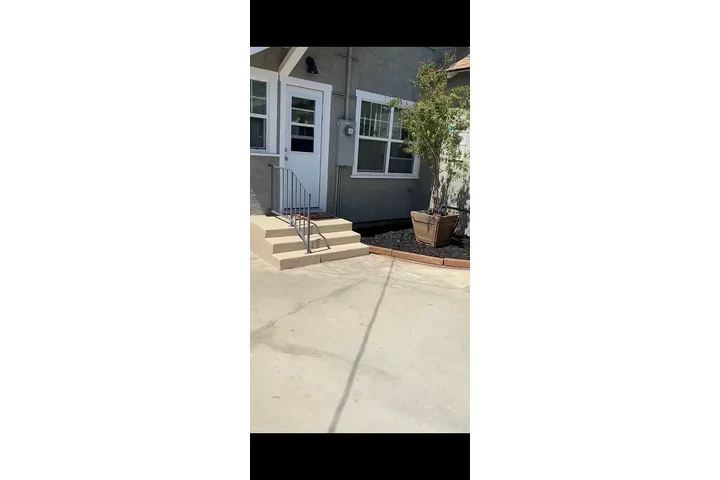 $1400 : Boyle Heights 3 Bed/ 1 Bath image 6