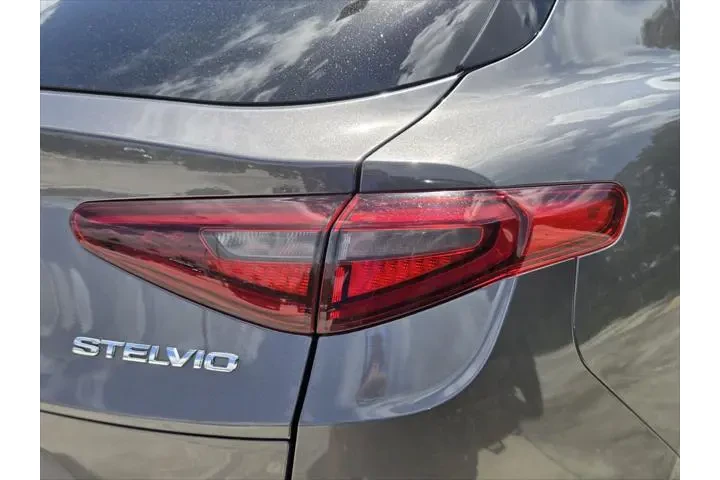 $23665 : Alfa Romeo Stelvio 2023 Spri image 9
