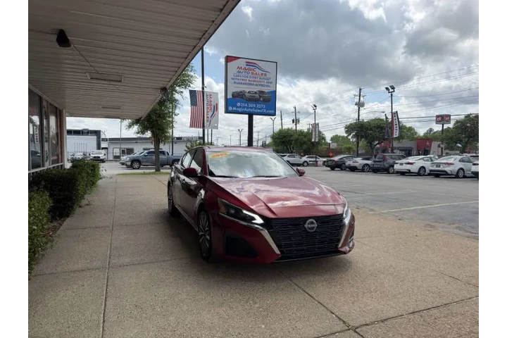 $21999 : 2023 Altima 2.5 SV image 3