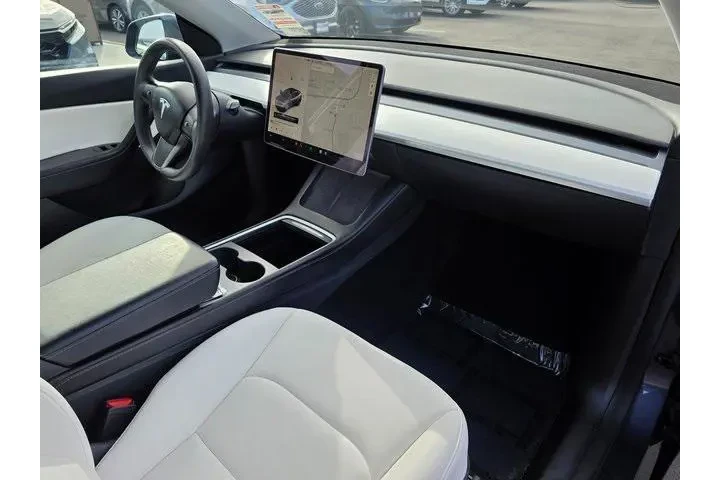 $27995 : Tesla Model Y 2021 AWD Long image 9