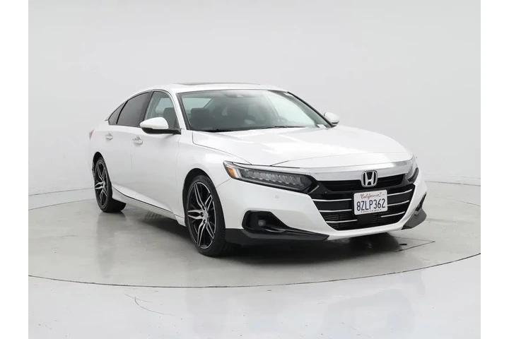 $31998 : Honda Accord 2022 Touring 4d image 1