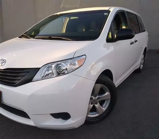 $13000 : 2017 Toyota Sienna L Minivan image 1