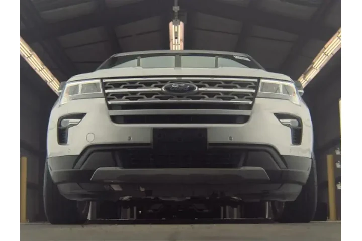 $17293 : Ford Explorer 2018 AWD XLT 4 image 3