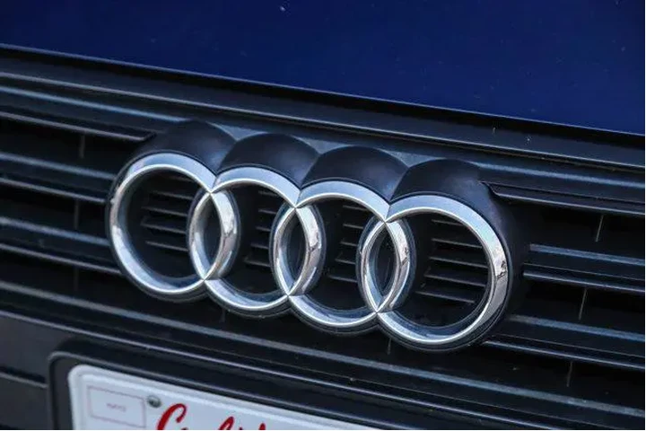 $17495 : Audi A4 2019 Titanium 40 TFS image 5