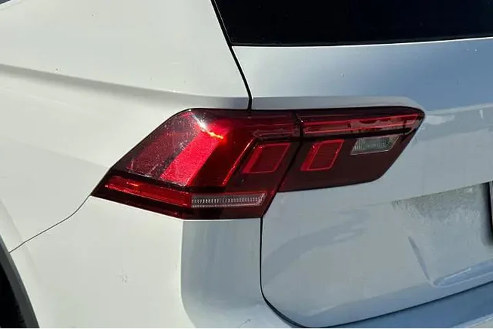 $14995 : Volkswagen Tiguan 2022 S 4dr image 5