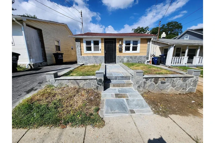 $1500 : Single Family home for rent in image 2