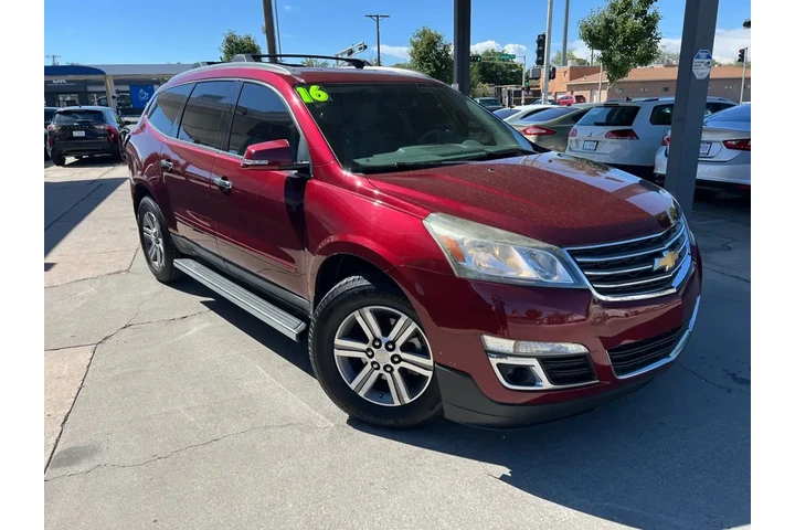 2016 Traverse 2LT FWD image 3