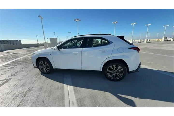 $31888 : Lexus UX 250h 2023 F SPORT D image 5